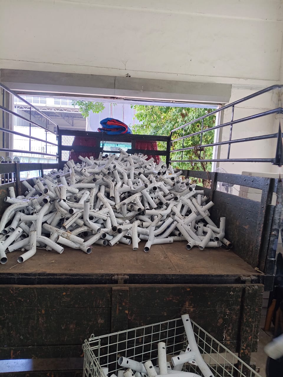 Free scrap metal pickup lorry
